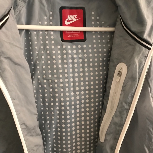 Nike jacket - Picture 2 of 6